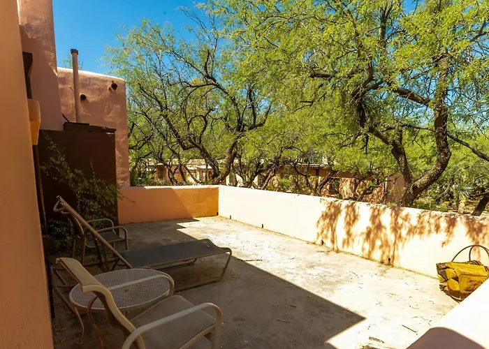Tanque Guest Ranch Lodge