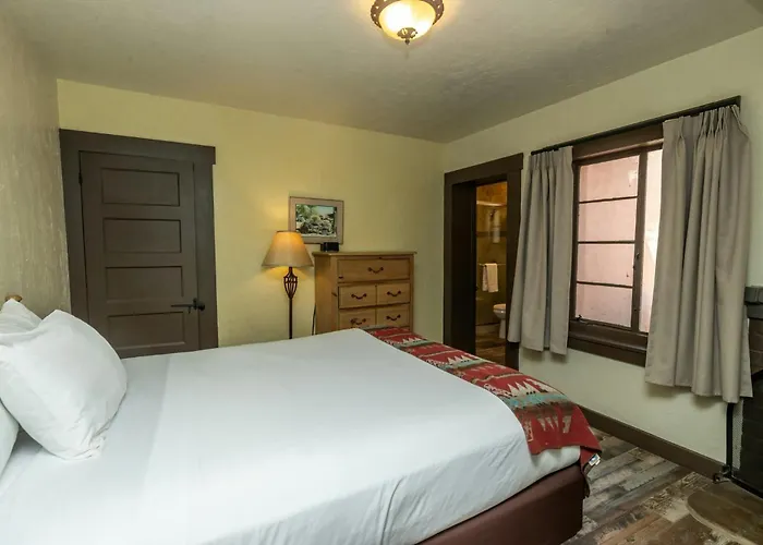Lodge Tanque Guest Ranch *