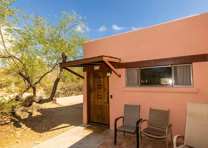 Tanque Guest Ranch Lodge