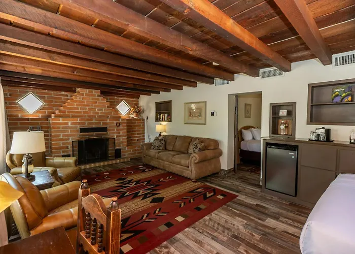 Tanque Guest Ranch Lodge *