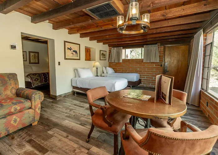 Lodge Tanque Guest Ranch *