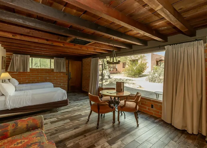 Tanque Guest Ranch Lodge
