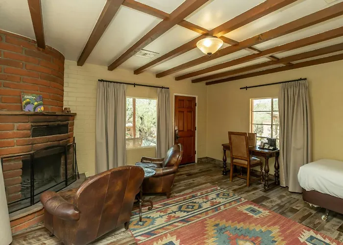 Lodge Tanque Guest Ranch *