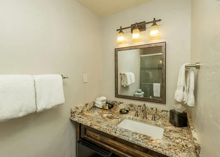 Tanque Guest Ranch Lodge *