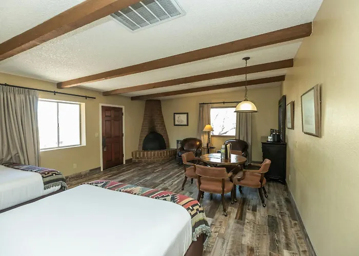 Lodge Tanque Guest Ranch *