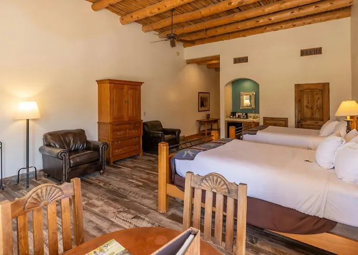 Tanque Guest Ranch Lodge