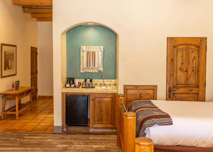Tanque Guest Ranch Lodge *